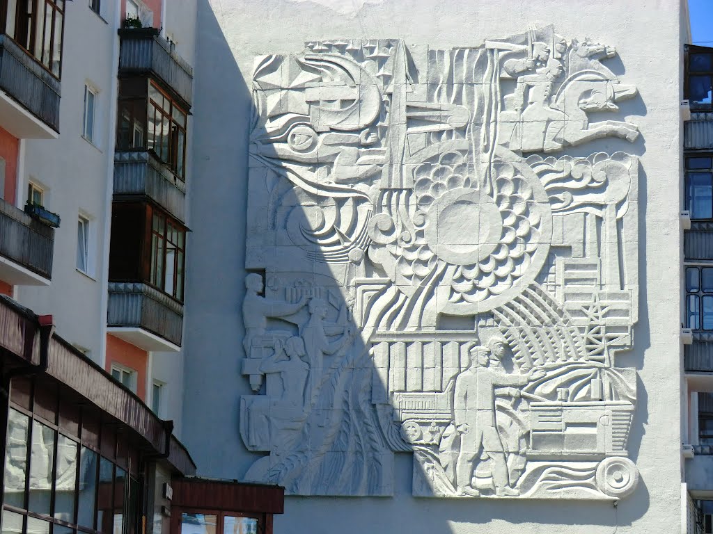 Панно на здании. Барнаул, пр. Ленина, 27, Барнаул