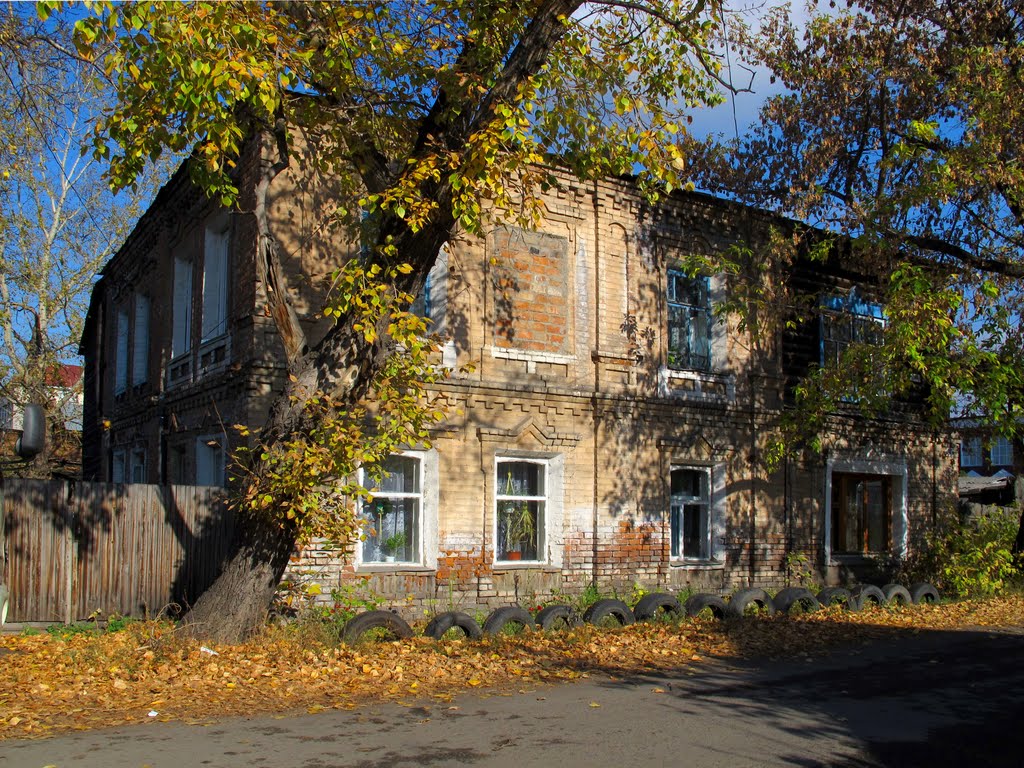 Бийск. Очень старый и очень жилой дом на Куйбышева, 92, Бийск