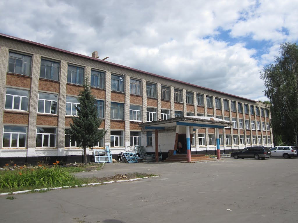 Средняя школа № 1, Троицкое