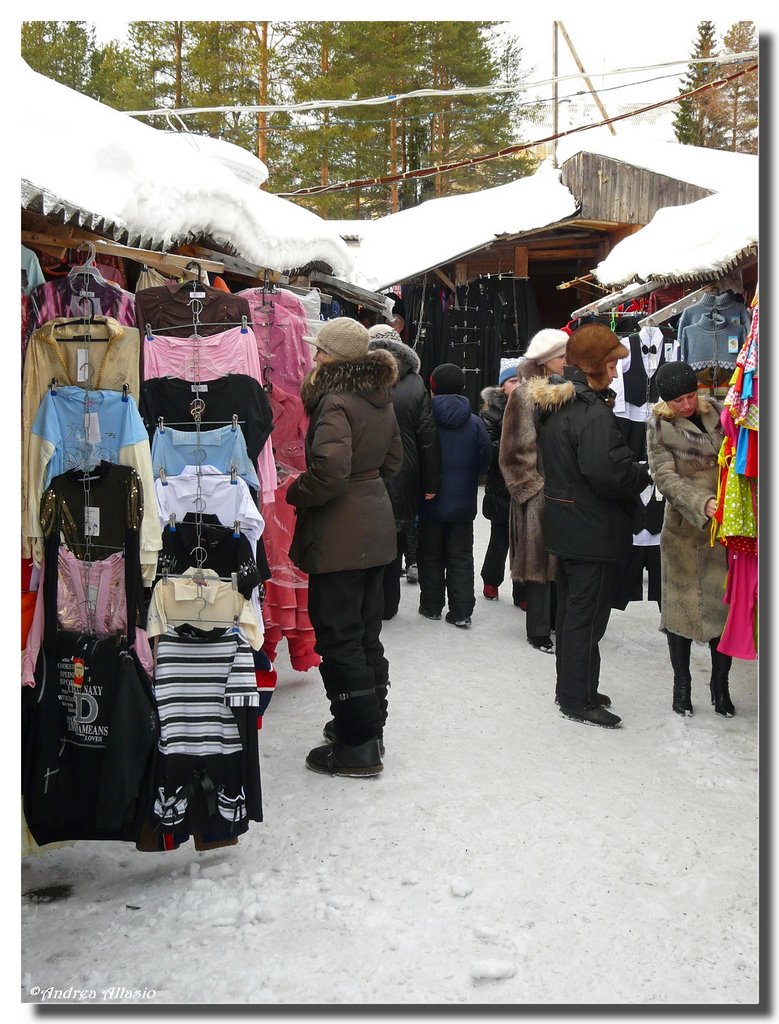 Shopping at the market, Mirnyy, Мирный