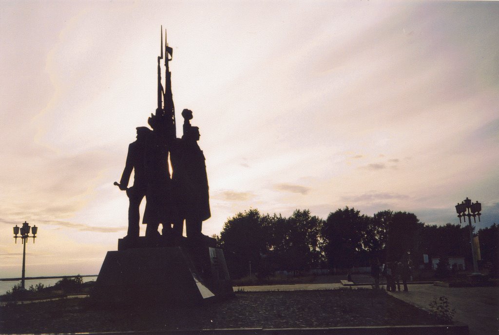 monument to conquerors in Polar Bear Expedition, Архангельск