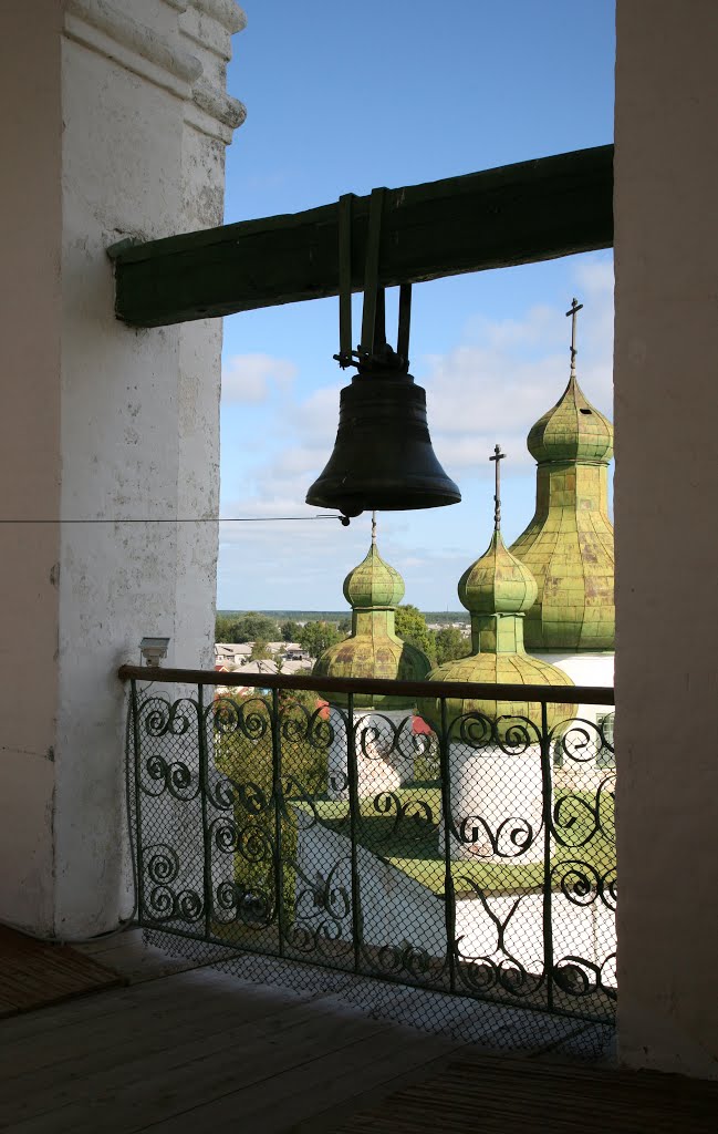 Вид со звонницы на церковь Иоанна Предтечи, Каргополь