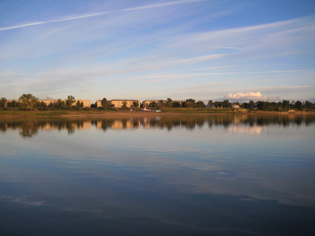 Вид с реки на пляж, ул. Виноградова, Котлас