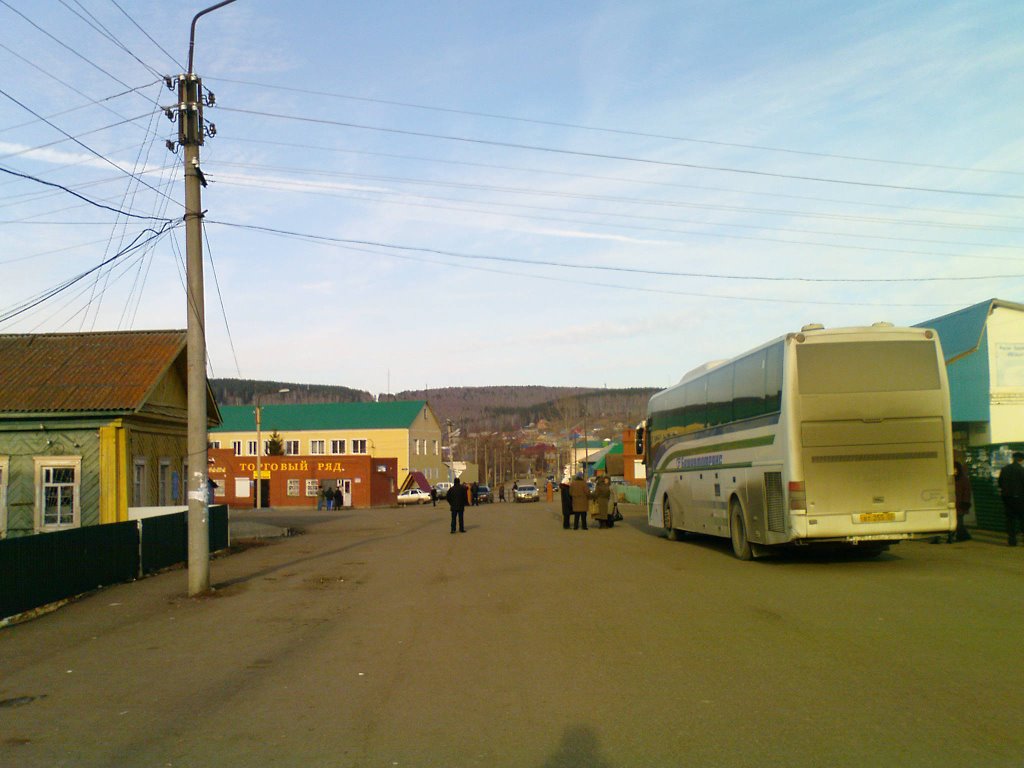 Автобус VDL-НЕФАЗ-52999 (Уфа-Екатеринбург) на автостанции в с. Большеустикинское, Большеустьикинское