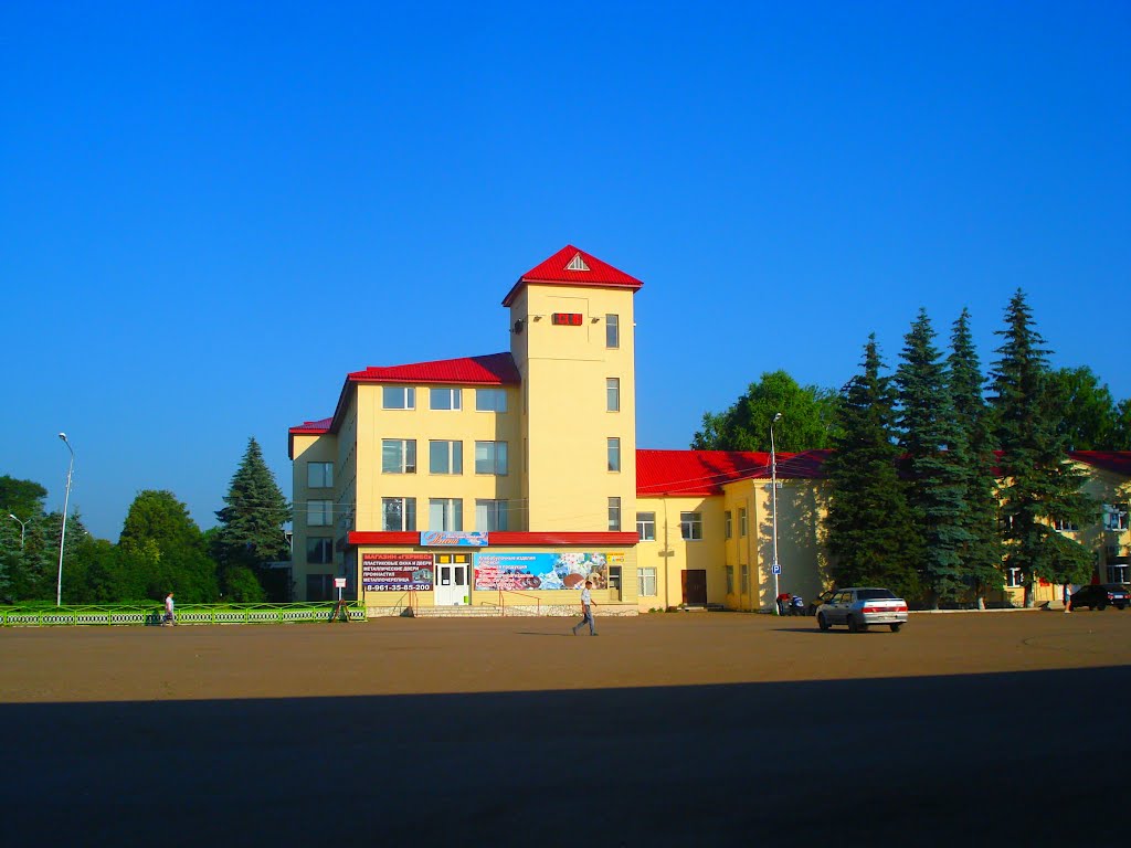 Центральна площа селища, Верхнеяркеево