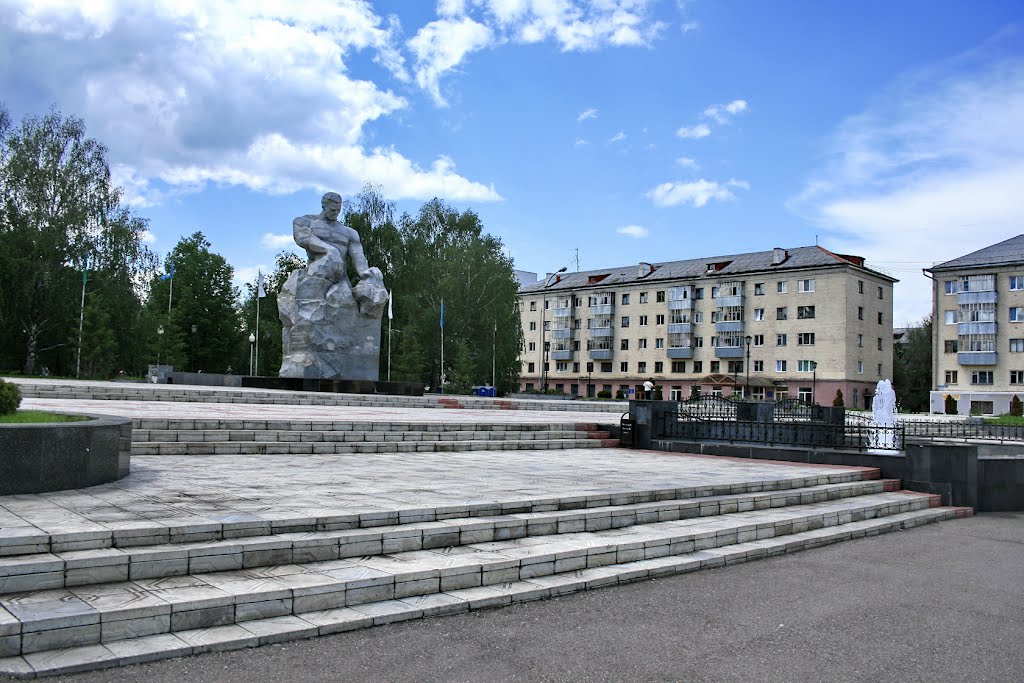 Памятник первооткрывателям башкирской нефти, Ишимбай