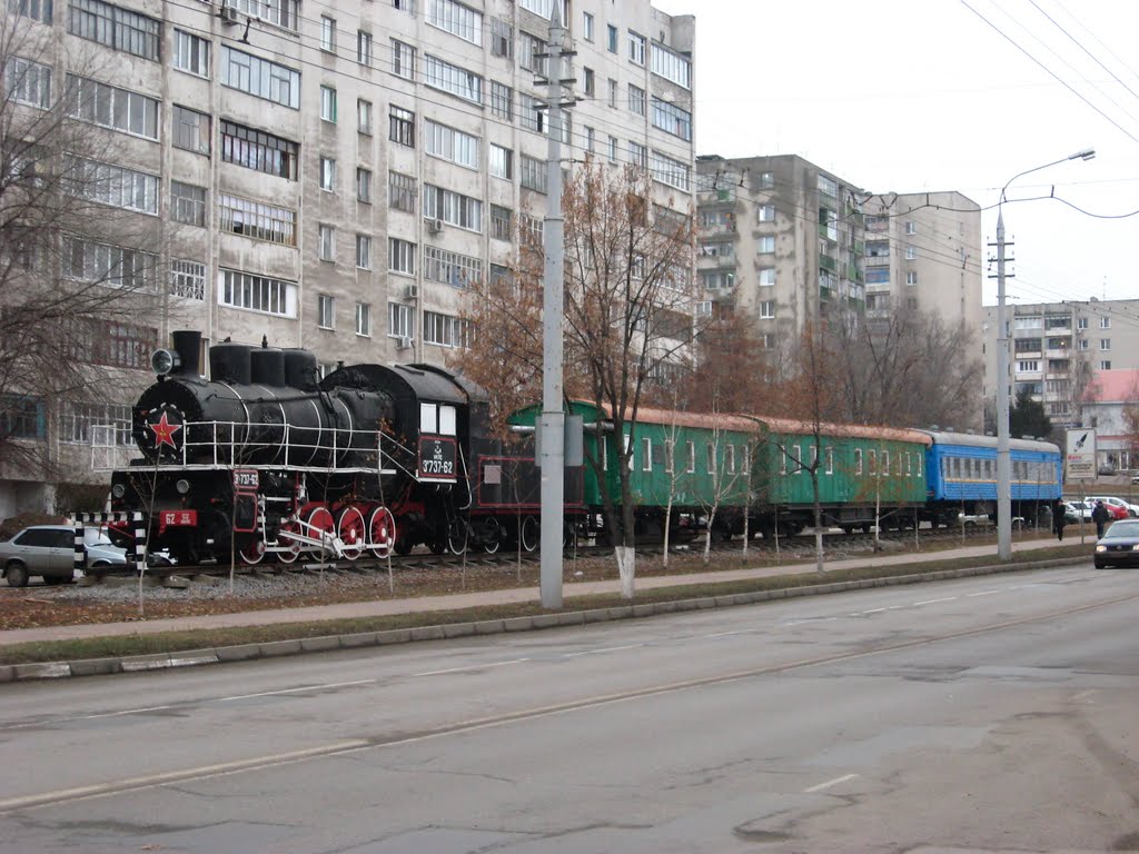 Исторический паровоз с вагонами на Вокзальной улице, Белгород