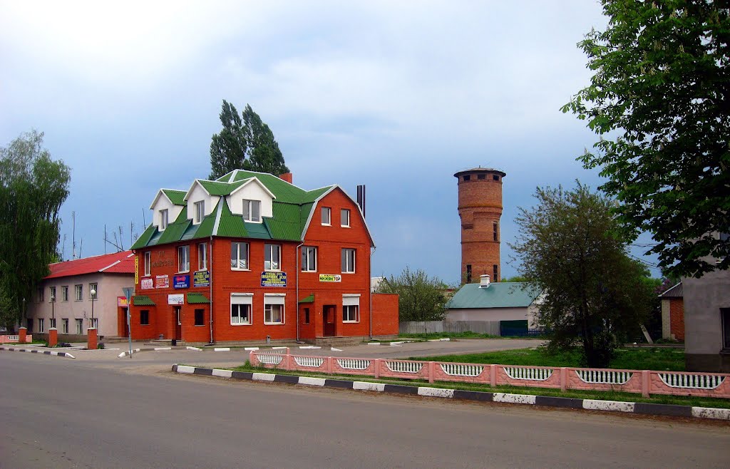 ТЦ "Майссен", водонапорная башня и поворот на улицу Чернышевского, Ивня