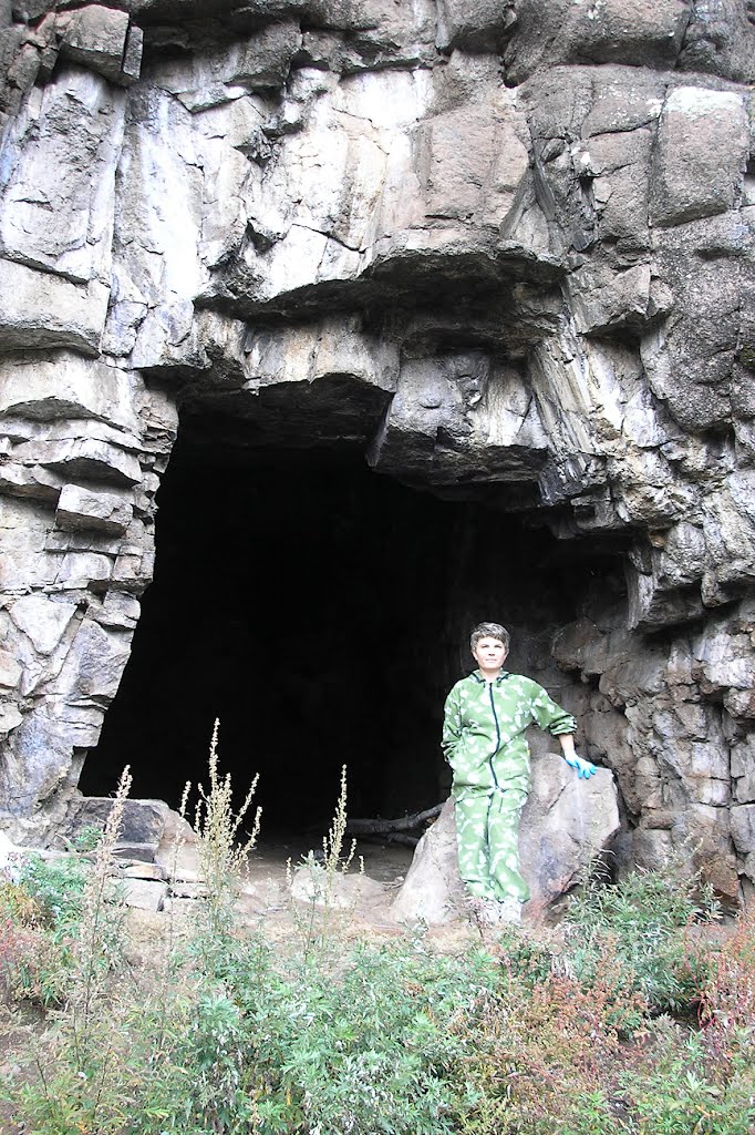 Вход в пещеру -всегда таинство, Илька