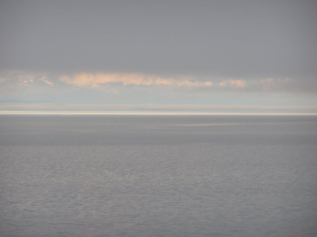 Берег Байкала закрыт туманом, Северобайкальск