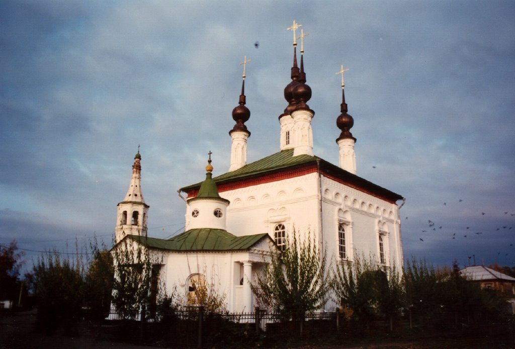 Church of the Emperor Constantine, Суздаль