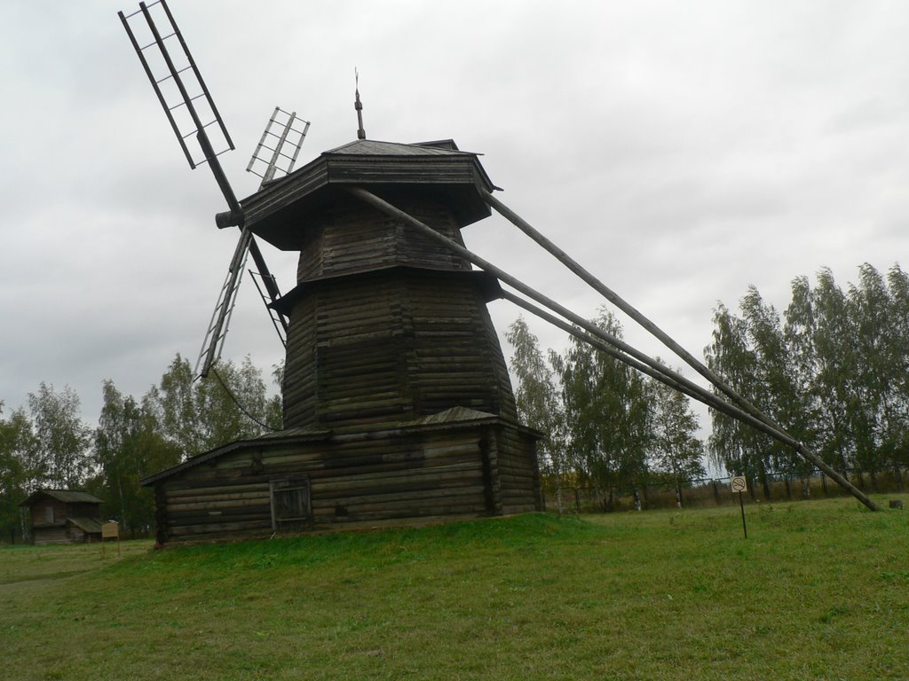 Wooden wind mill in the museum of wooden architechture, Суздаль