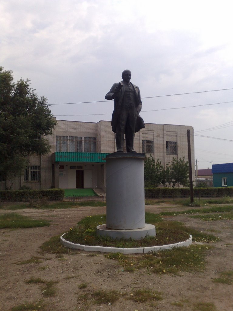 Leninstatue, Алущевск