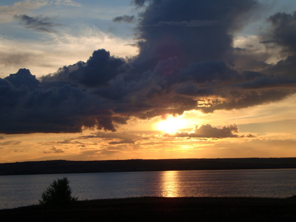 Летний закат над Волжским водохранилищем, Быково