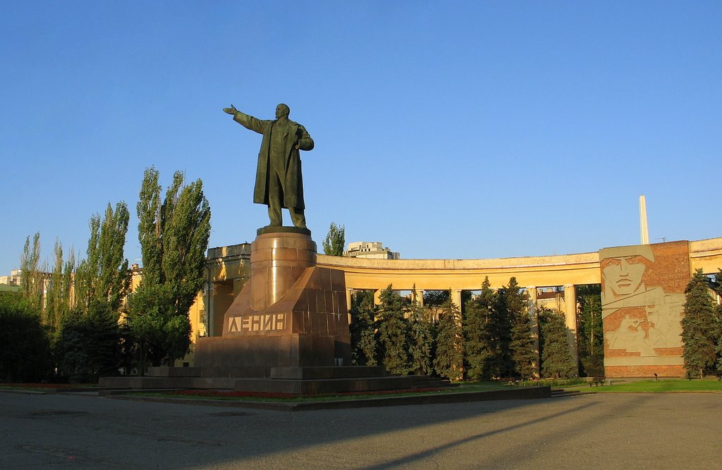 Постамент В.И.Ленин. Фото Виктора Белоусова., Волгоград