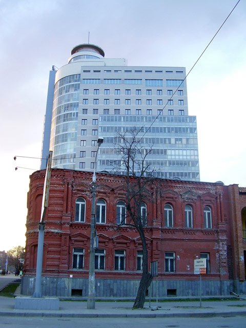 Старинный дом на пересечении Комсомольской и Советской улиц, Волгоград