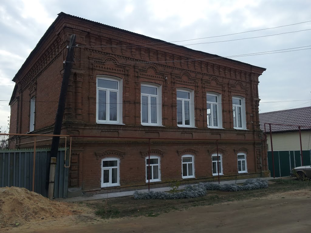 Старинное здание в г. Дубовка, Дубовка