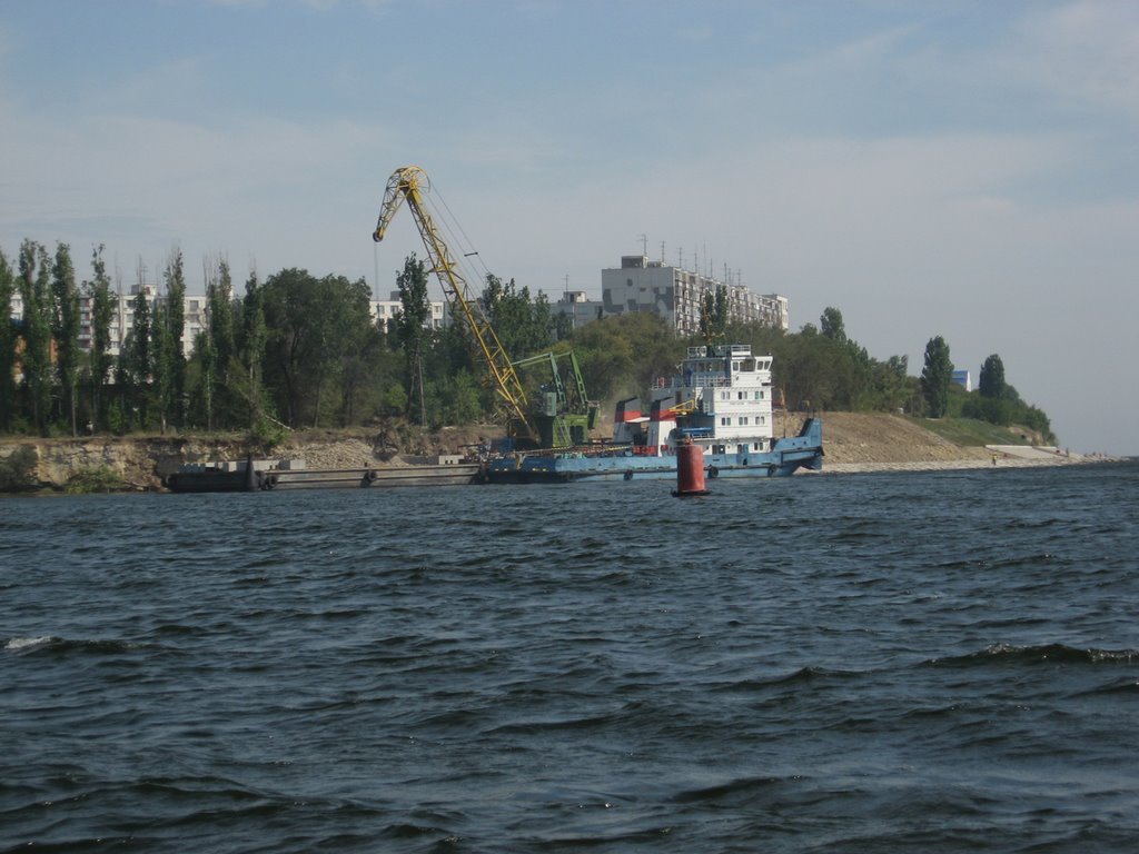 Вид с р. Волга на 6мкр. (08.2007), Камышин