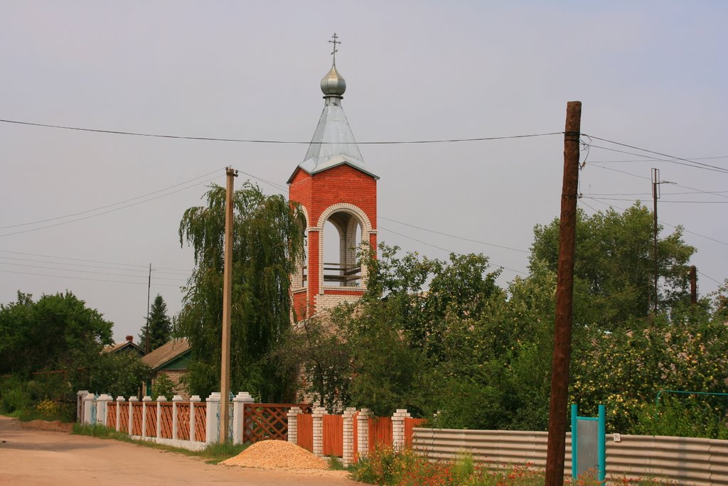 Доминанта сельхоз территории-колокольня Троициной церкви., Кумылженская