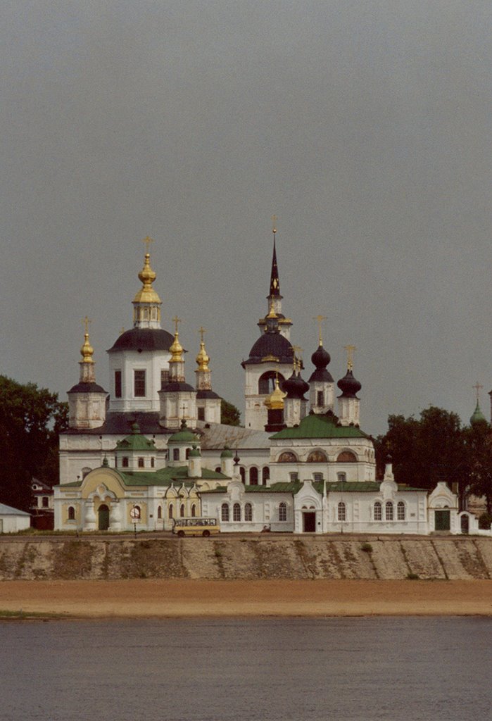 View to Temple comlex of Velikiy Ustyug from Dymkovo village, Великий Устюг