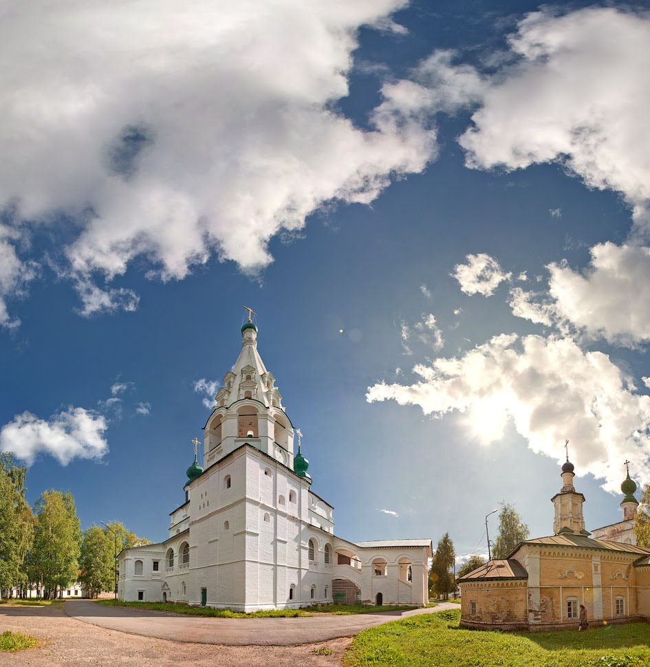 Главный собор Михайло-Архангельского монастыря в Великом Устюге, Великий Устюг