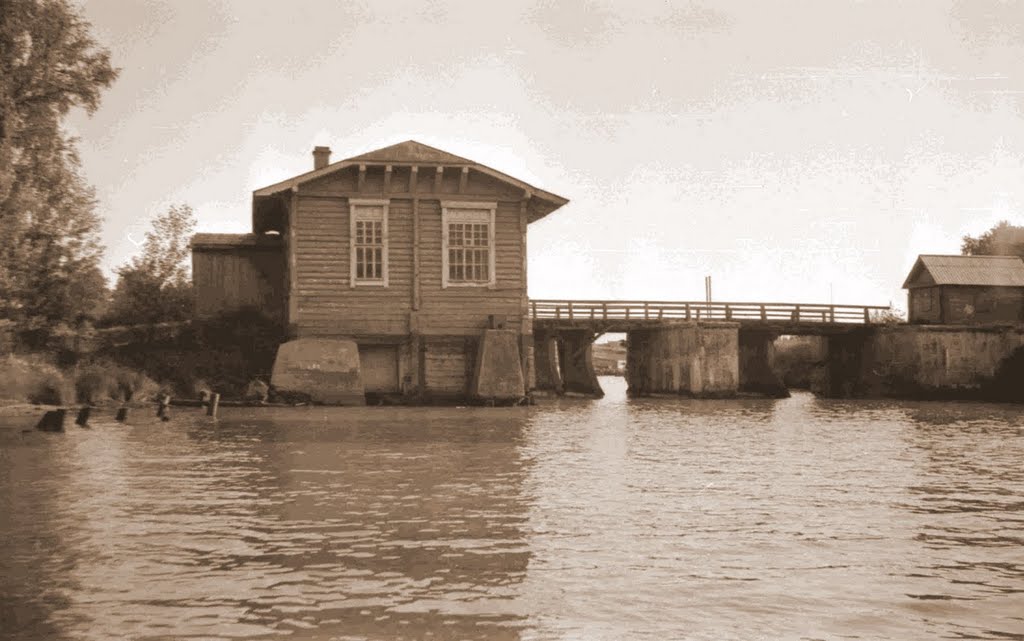 Река Вытегра. 1977 год. Бывший гидроузел (ныне музей) / Vytegra River, Вытегра
