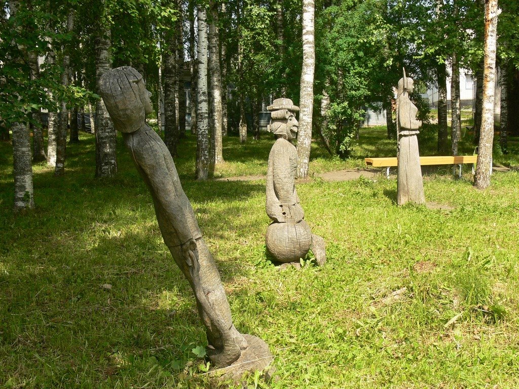 Деревянные скульптуры в городском парке Тотьмы, Тотьма