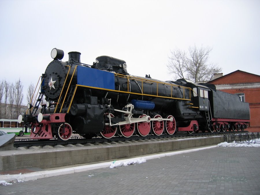 Памятник истории лискинских железнодорожников у вокзала, Лиски