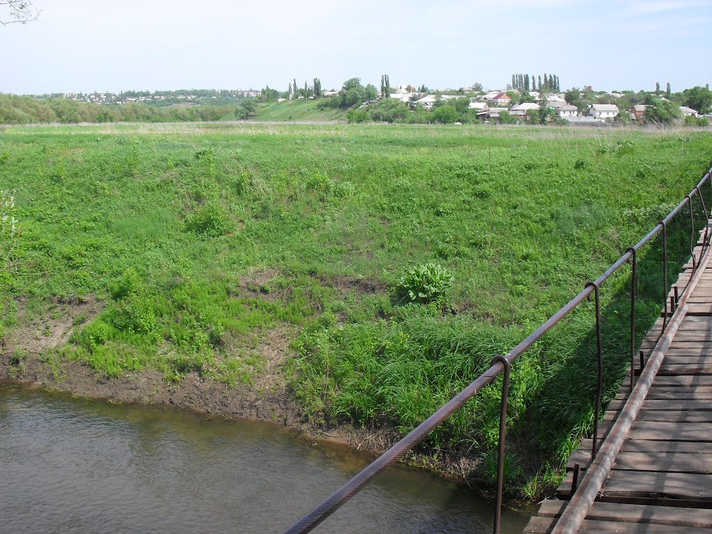 Вид на Семилуки с подвесного моста от п. Рудный..., Семилуки