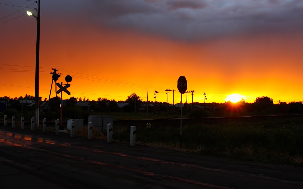 Sunset on Railroad - Переезд, Терновка