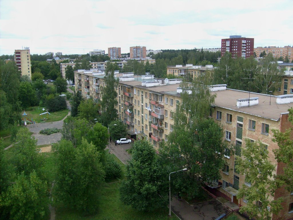 Вид с балкона на старый район, Саров