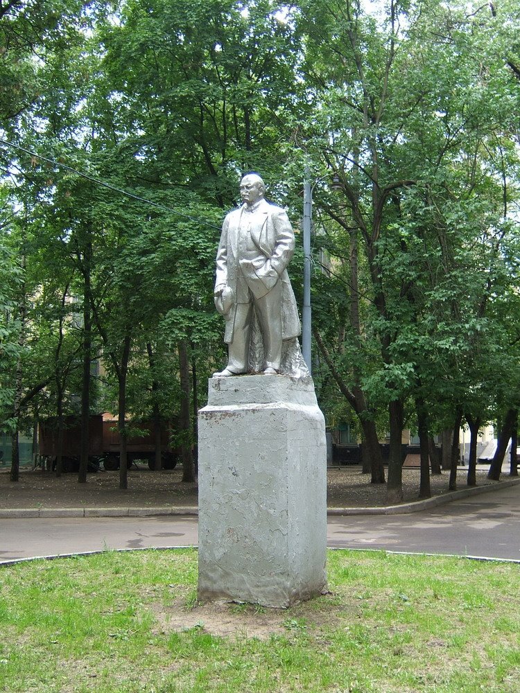 Памятник Ленину (ул. Авиамоторная, 28/4), Большереченск