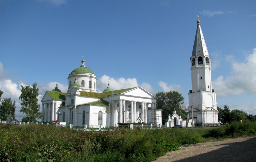 Смоленская церковь с колокольней, Выездное