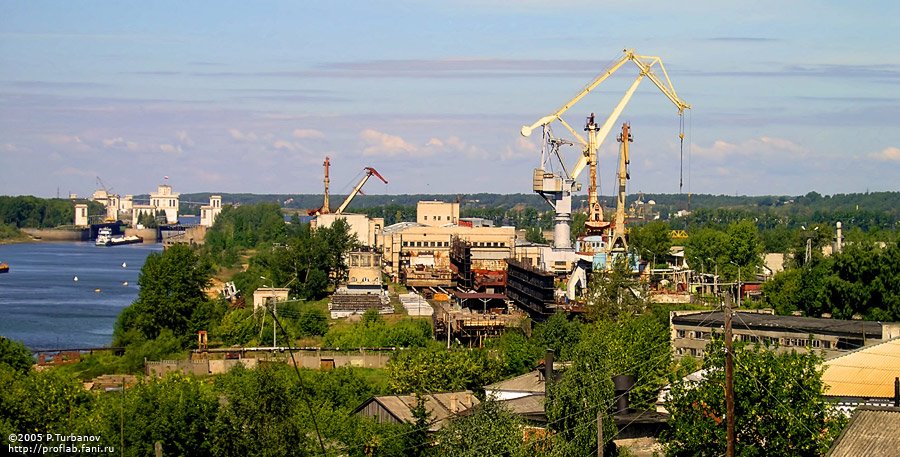 Russia, Volga river, Gorodets, Cargo docking. р. Волга, Городец., Городец