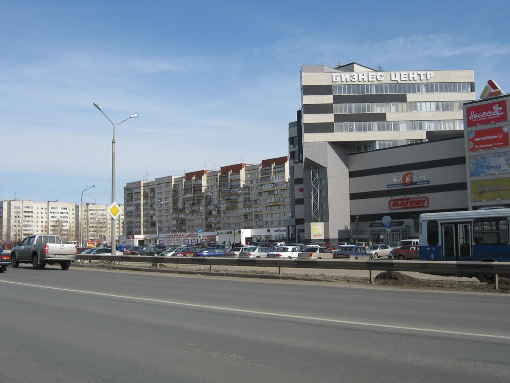 Бизнес-центр на Магистральной улице (Вид на север)  /  Business-center on Magistralnaya street (View on north), Кстово