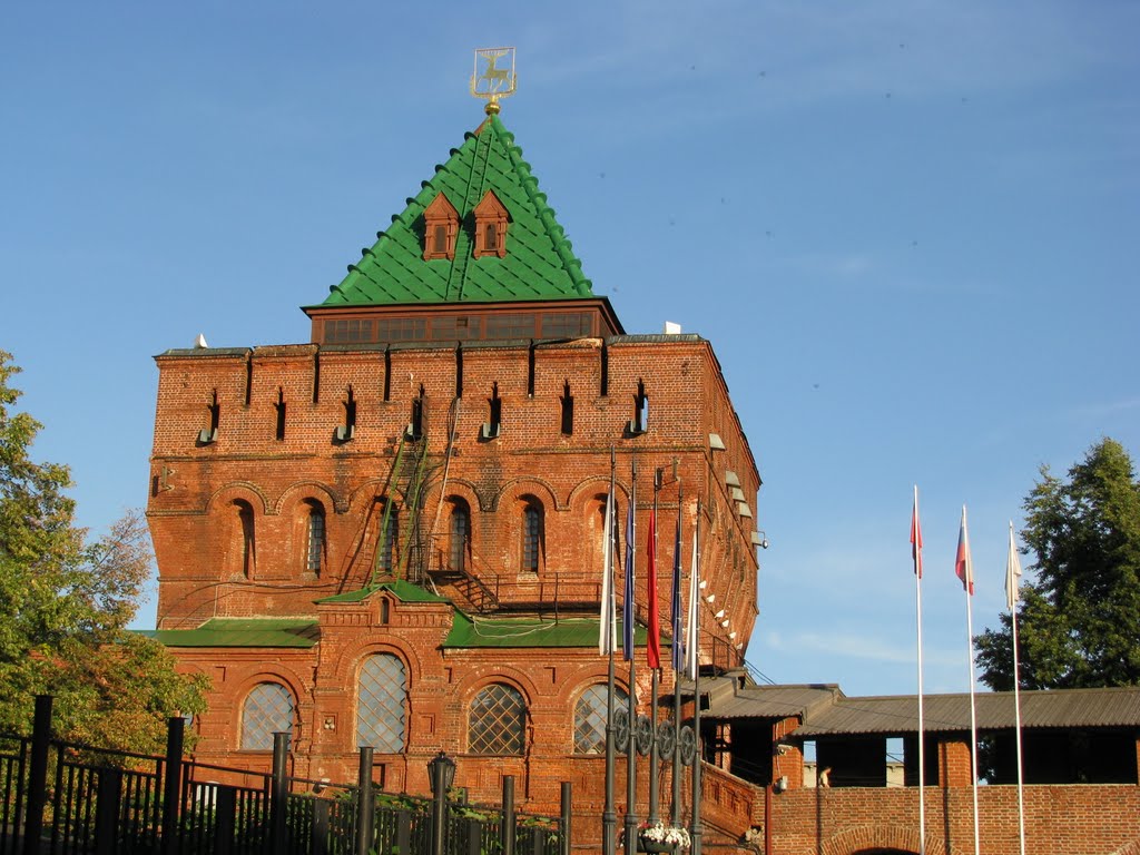 Дмитриевская башня и ворота. Сооружена в 1372 - 1511 гг., Нижний Новгород