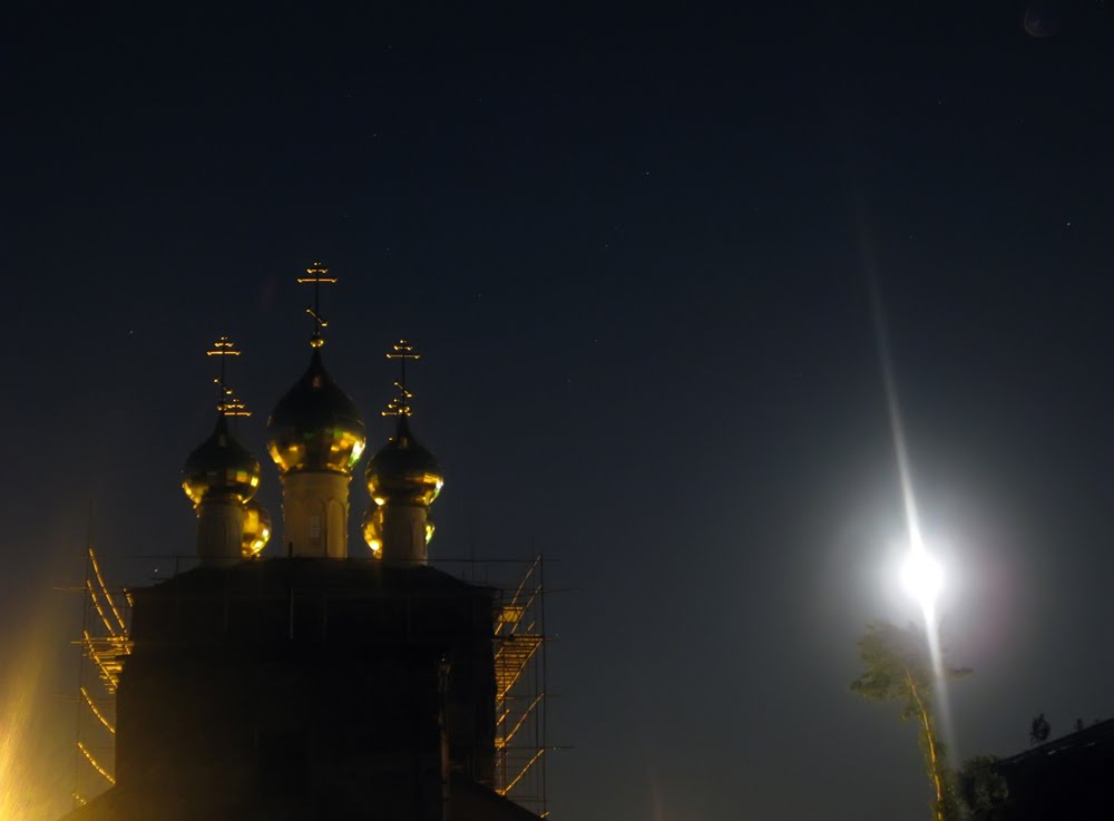 Церковь, луна, Павлово