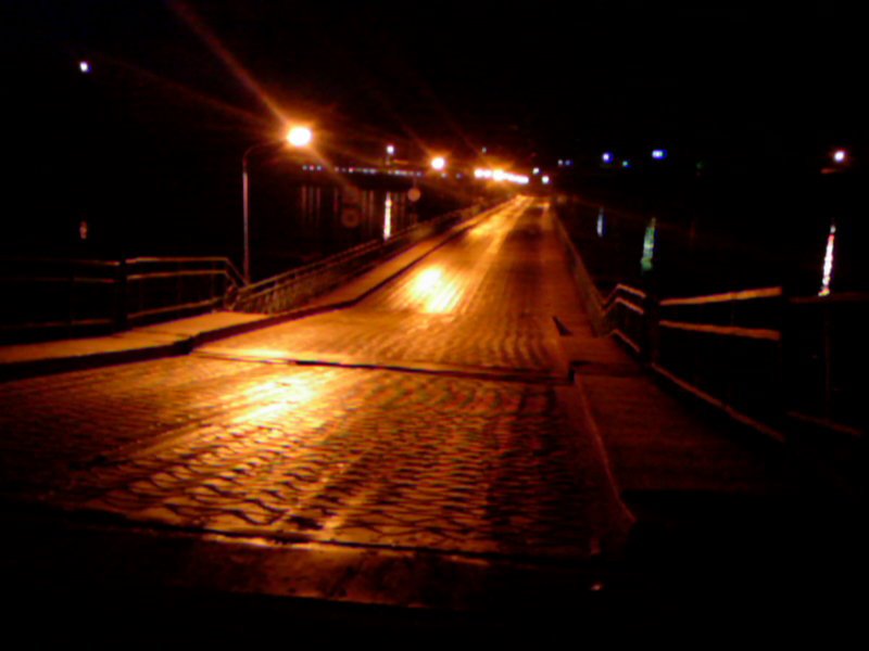 Мост ночью, Павлово