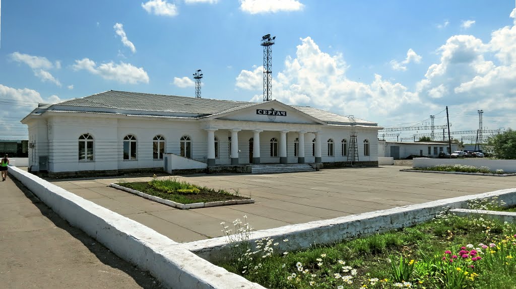 Вокзал (построен в 1914 г. по проекту А.В. Щусева ), Сергач