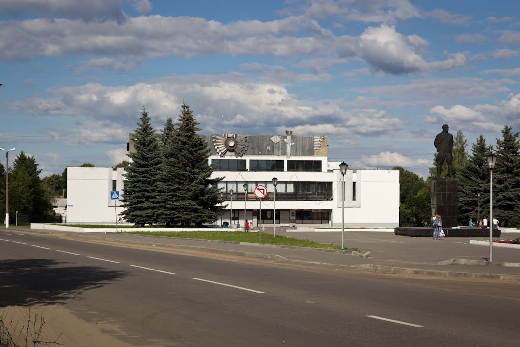 Площадь (2012.07.01), Чкаловск