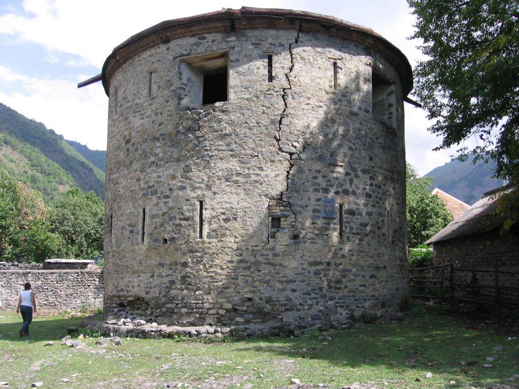 Old Tower, Курах