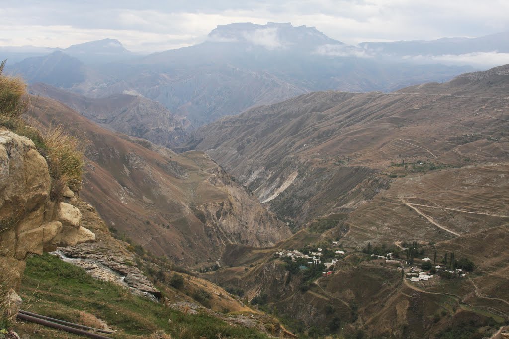 Дагестан. Хунзах. Вид на селение Хини. Dagestan. Khunzakh. View on village Hini., Хунзах