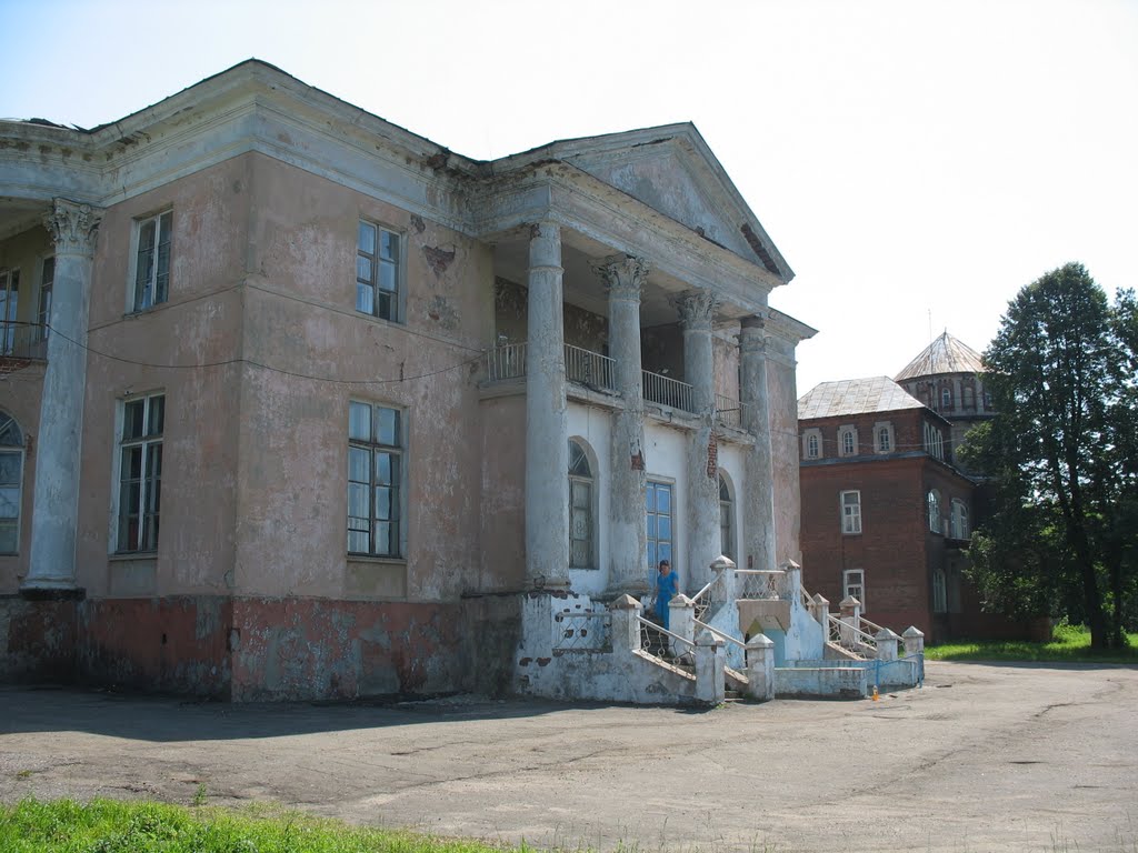 Вторая усадьба Бурнаевых-Курочкиных (в настоящее время городской дом культуры), Заволжск