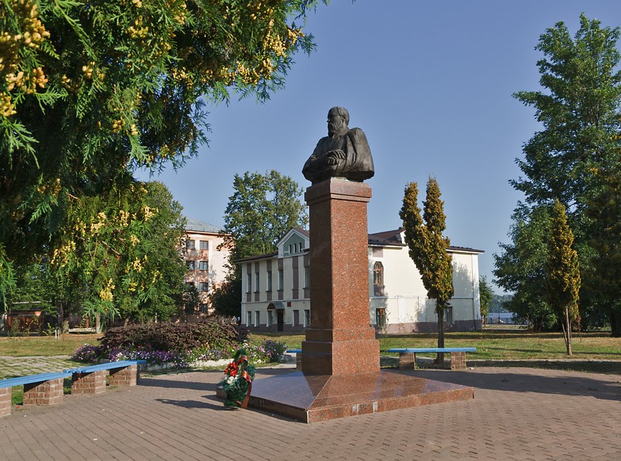 Памятник А.Н.Островскому в Кинешме, Кинешма