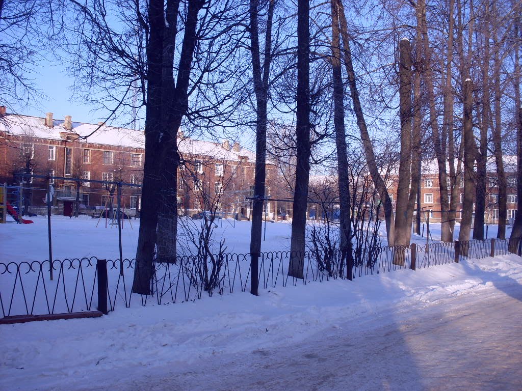 Двор на ул. Советская  A Yard near Sovetskaya St., Комсомольск