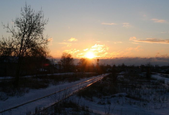 Sunrise and rails | Восход над рельсами, Приволжск
