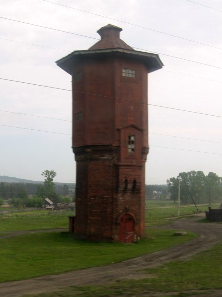 Старая водонапорная башня на станции Алзамай, Иркутская область, 10.06.2012, Алзамай