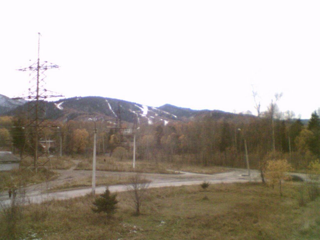 Байкальск. мкр. Гагарина. Гора Соболиная из окна, Байкальск
