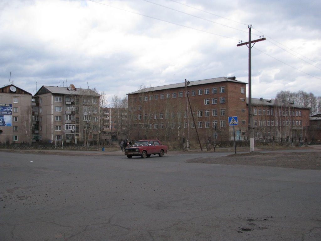 Main Street, School Number 2 on the right., Вихоревка