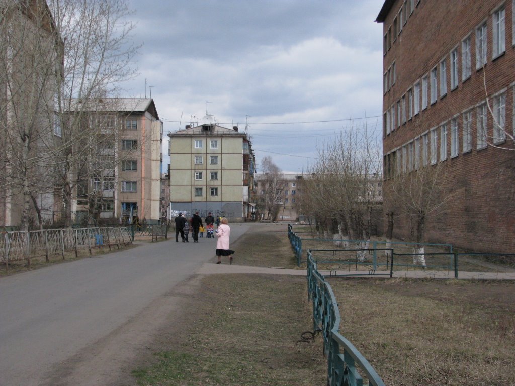 School # 2, facing north, Вихоревка